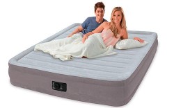 Кровать надувная Intex 67768 137х191х33 см Comfort-Plush со встроенным насосом 220В